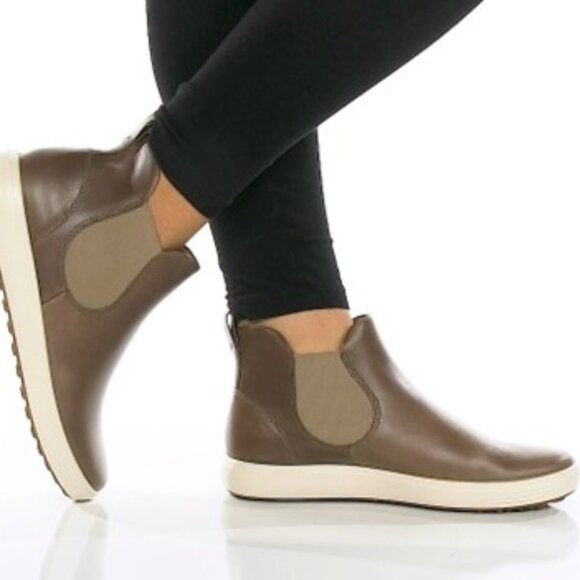 Ecco Soft 7 Chelsea Booties Leather Boots Taupe Size 40 US 9 - 9.5 NEW - Picture 1 of 8